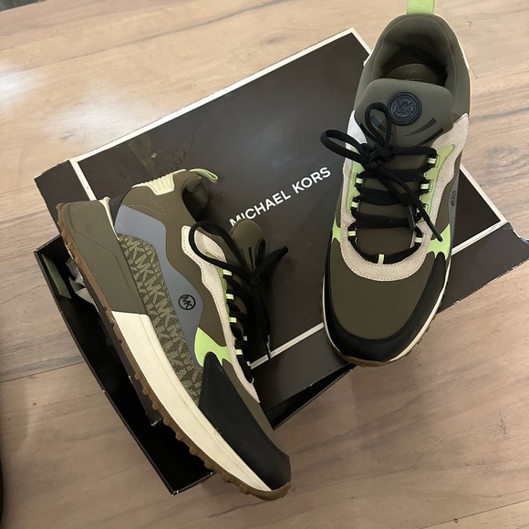 Micheal kors sneakers - Picture 4 of 5